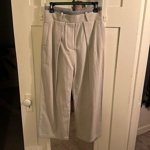 Wide leg pleated cropped trouser